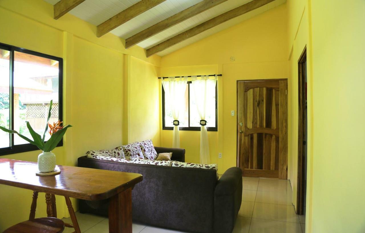 Hotel & Cabinas Nadine Cahuita Bagian luar foto
